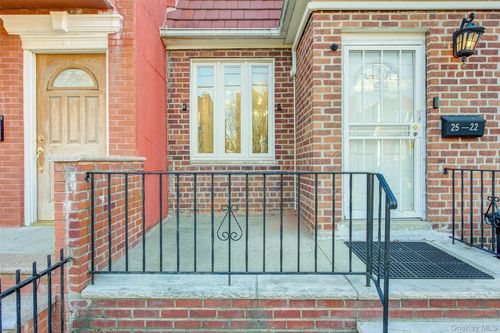 25 45th St, Astoria, NY, 11103 | Card Image