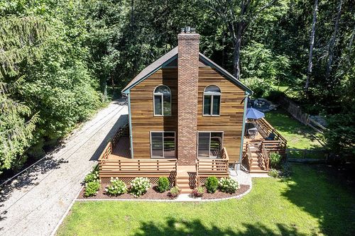 25 Little Rest Rd, Kingston, RI, 02881-1607 | Card Image