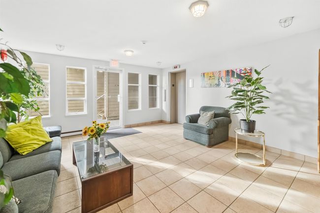 305 - 1050 Bowron Crt, Condo with 2 bedrooms, 2 bathrooms and 1 parking in North Vancouver BC | Image 35
