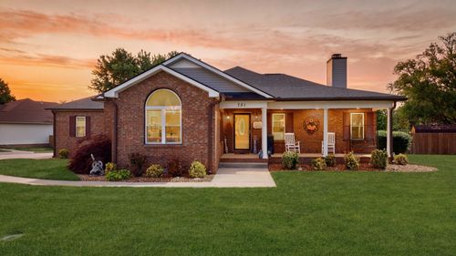 751 Mcclain Dr, Clarksville, TN, 37040-5552 | Card Image