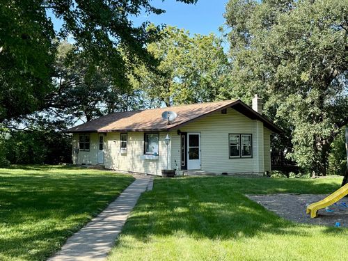 521 Oak Ln, Redwood Falls, MN, 56283-1182 | Card Image