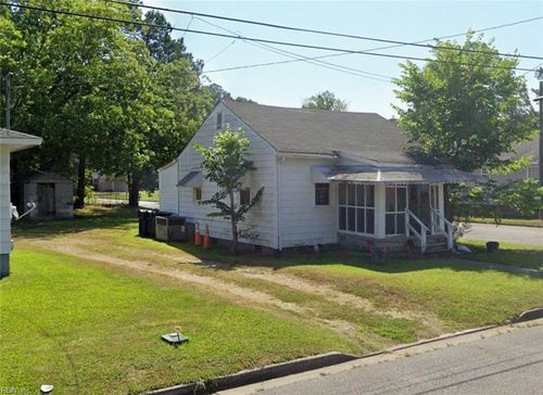 311 Hogart St, Franklin, VA, 23851-2529 | Card Image