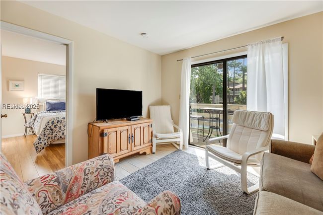 APT-17H - 45 Folly Field Rd, Condo with 2 bedrooms, 2 bathrooms and null parking in Hilton Head Island SC | Image 12