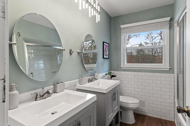 Upper level full bathroom. | Image 10