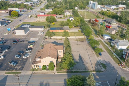 35 S Court St, Lapeer, MI, 48446-2506 | Card Image