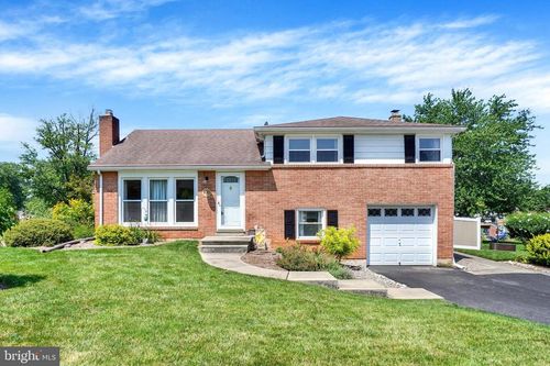 970 Sundale Dr, YORK, PA, 17402-3638 | Card Image