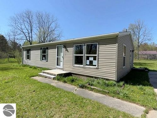 20956 Fewins Rd, Interlochen, MI, 49643-8643 | Card Image