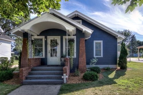 26 Beaver St, Chippewa Falls, WI, 54729-1503 | Card Image