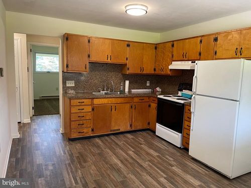 apt-3-166 S Lime St, QUARRYVILLE, PA, 17566-9326 | Card Image