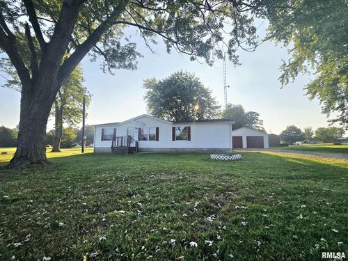 204 W Main St, Waltonville, IL, 62894-1104 | Card Image