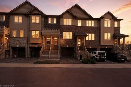 33 Barley Lane, Ancaster, ON, L9K0K1 | Card Image