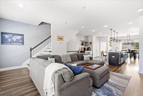 905 Abbe Rd, Little Falls, NJ, 07424-2280 | Card Image