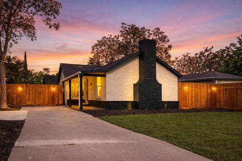 811 Nevada St, Manteca, CA, 95337-5327 | Card Image