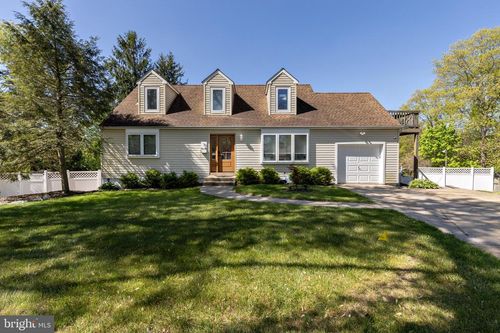 17 Lisa Dr, Blackwood, NJ, 08012-4421 | Card Image