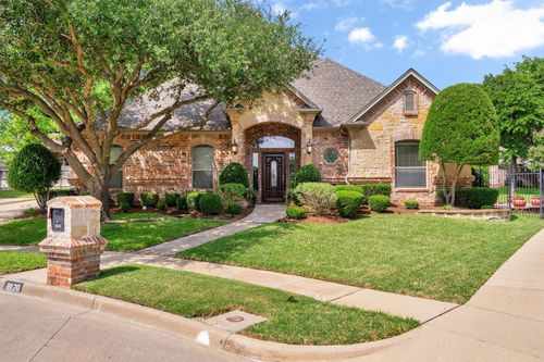 8120 Belmont Ct, North Richland Hills, TX, 76182-7680 | Card Image