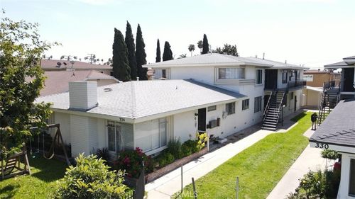 334 E 99th St, Inglewood, CA, 90301-4232 | Card Image