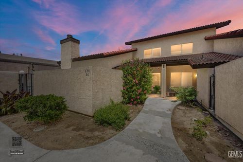 26-6700 Nottingham Ln, Bakersfield, CA, 93309-8044 | Card Image