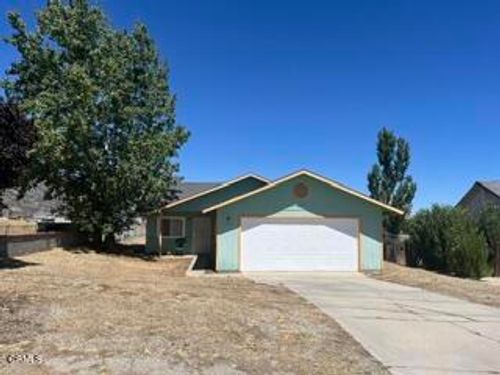 21641 Foothill Dr, Tehachapi, CA, 93561-8943 | Card Image