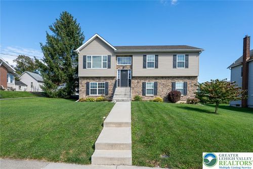 534 Seip Ave, Nazareth, PA, 18064-2621 | Card Image
