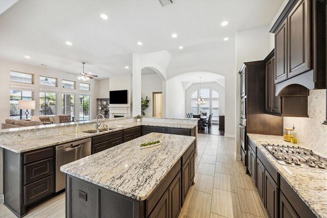 Kitchen island | Image 12
