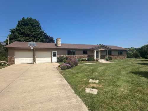 2688 252nd St, De Witt, IA, 52742-9176 | Card Image