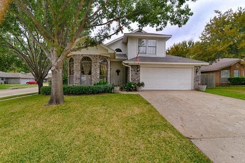 6404 Tempest Dr, Arlington, TX, 76001-7437 | Card Image