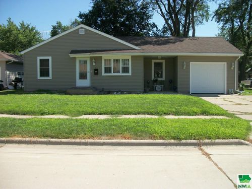 519 Ash St, Cherokee, IA, 51012-1457 | Card Image