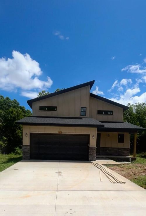 2616 N Prospect Ave, Springfield, MO, 65803-4271 | Card Image