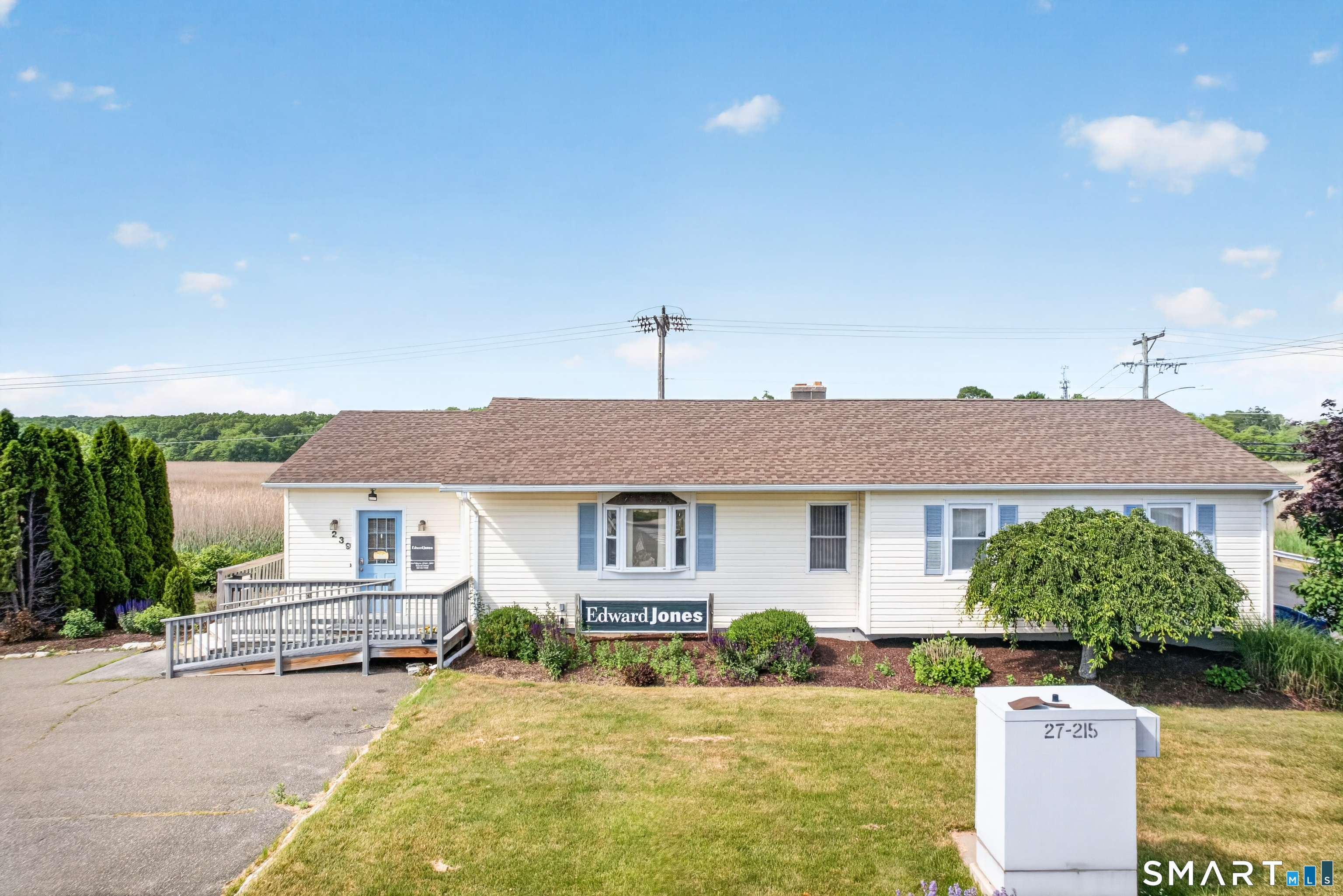 239 E Main St, Clinton, CT 06413