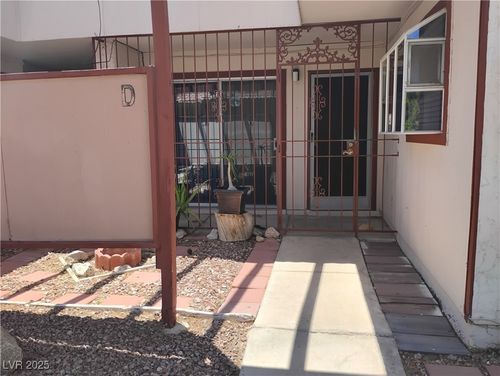 d-425 N Lamb Blvd, Las Vegas, NV, 89110-3493 | Card Image