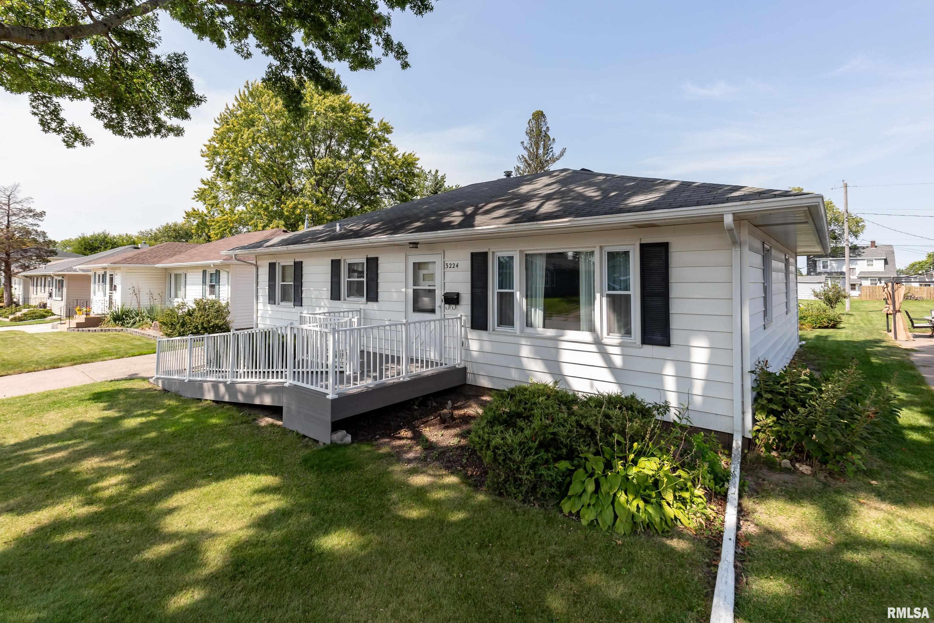 18th St, Davenport, IA 52804