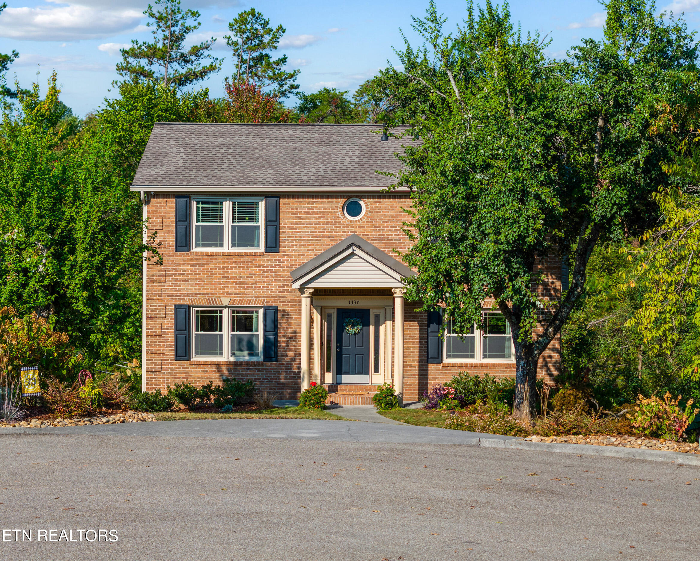 Willow Grove Dr, Knoxville, TN 37932