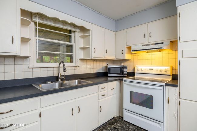 2105 Bradshaw Garden Rd, House other with 2 bedrooms, 1 bathrooms and null parking in Knoxville TN | Image 15