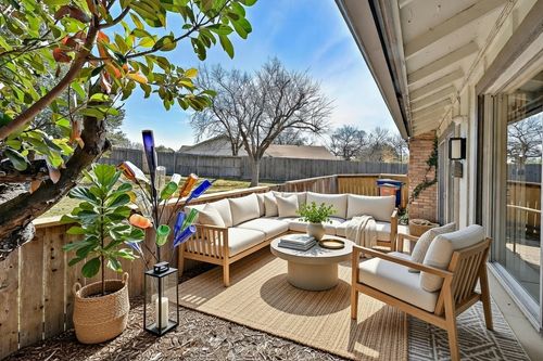 9417 Singing Quail Dr, Austin, TX, 78758-6134 | Card Image