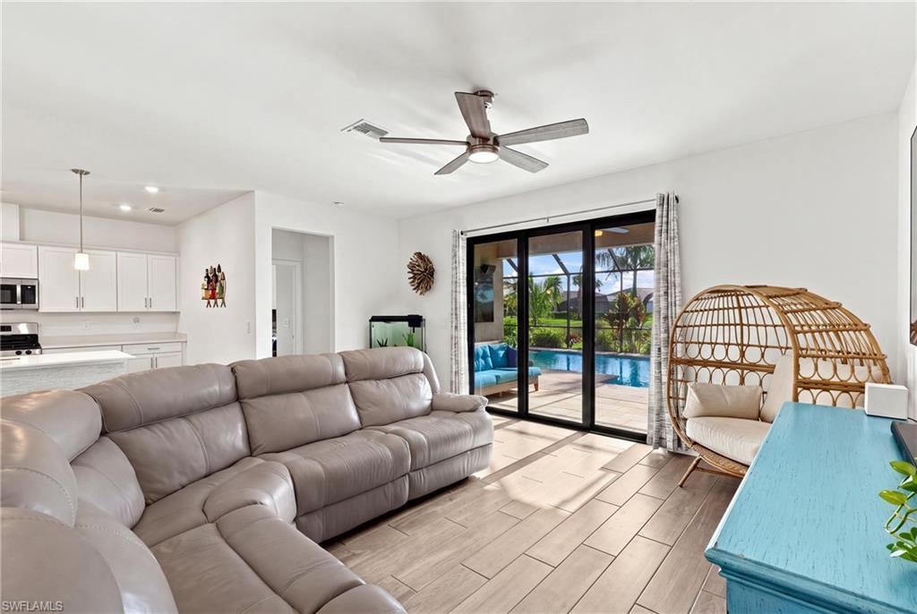 Residential in ESTERO 4