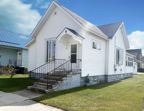 1323 13th Avenue, Menominee, MI, 49858 | Card Image