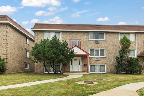 2s-1020 18th St, Broadview, IL, 60155-4849 | Card Image