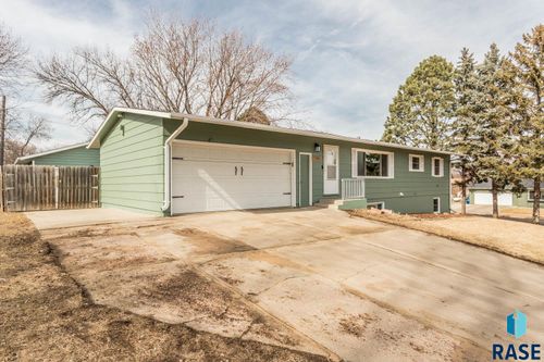 2401 S Beech Ave Avenue, Sioux Falls, SD, 57106 | Card Image