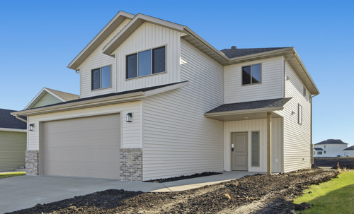 7647 Cub Creek Way, Horace, ND, 58047-5527 | Card Image