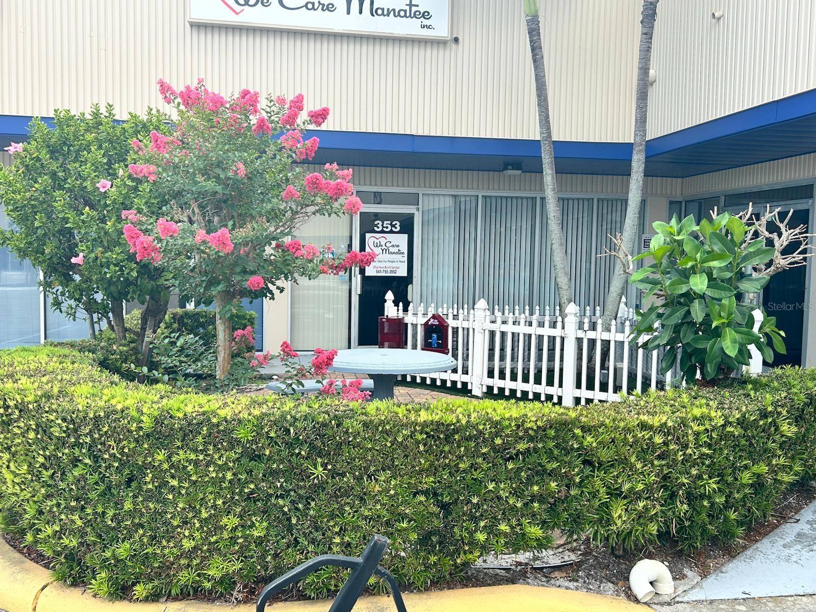 353 6Th Ave W, Bradenton, FL 34205