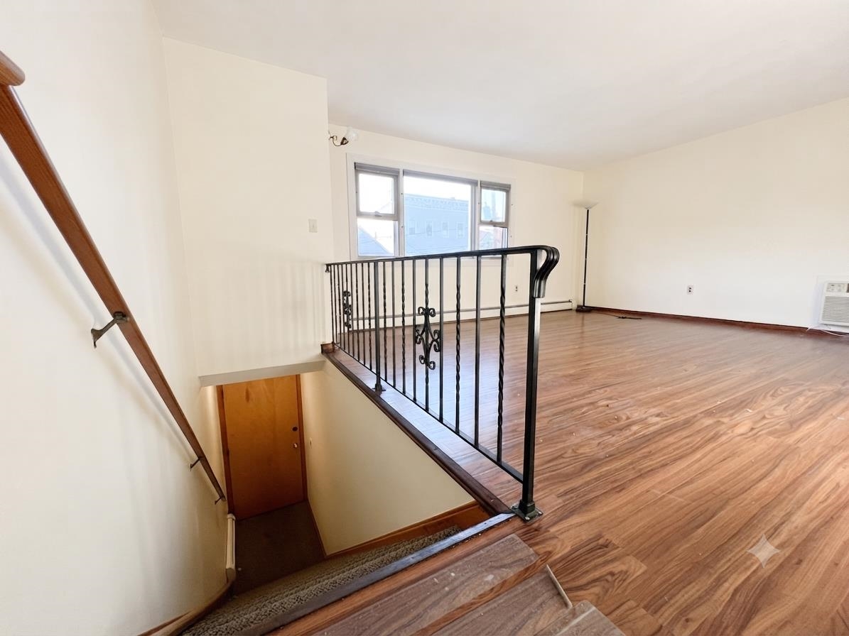 Residential Lease in JC, Heights 3