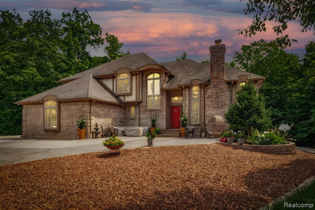 Sunderland Ct, Farmington Hills, MI 48331