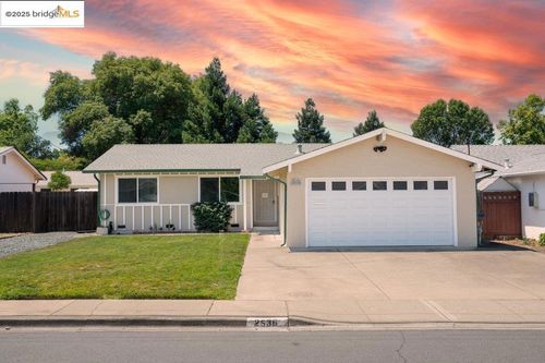2536 Prestwick Ave, Concord, CA, 94519-1633 | Card Image