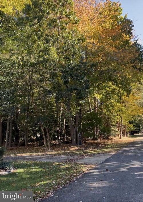 24 Manor Dr, DAGSBORO, DE, 19939-9574 | Card Image