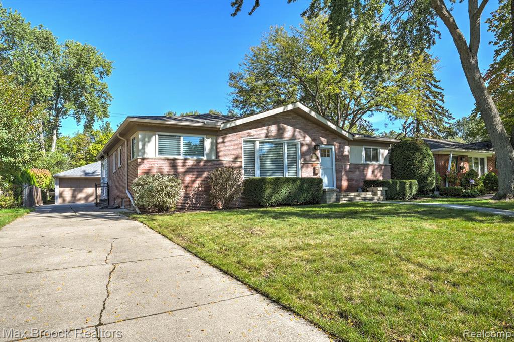 Marguerite St, Beverly Hills, MI 48025 #1