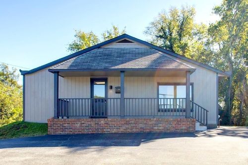 2001 Carmack Blvd, Columbia, TN, 38401-4408 | Card Image