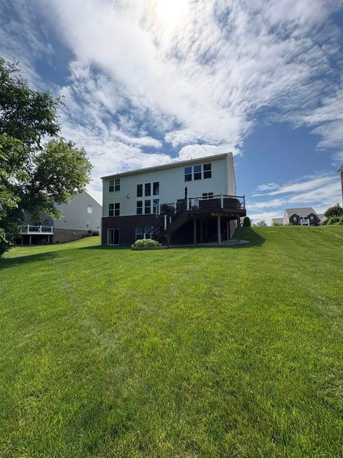 6075 Topaz Cir, Grand Blanc, MI, 48439-7833 | Card Image