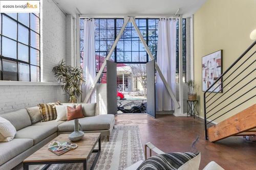 apt-102-1018 4th Ave, Oakland, CA, 94606-2354 | Card Image