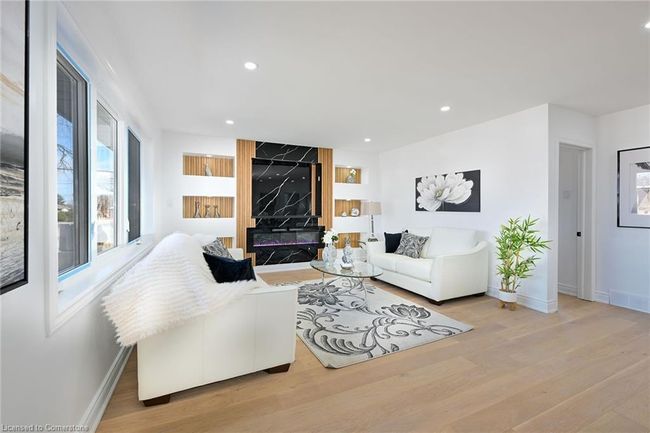 812 10 Th Ave, House other with 5 bedrooms, 2 bathrooms and 5 parking in Hamilton ON | Image 10
