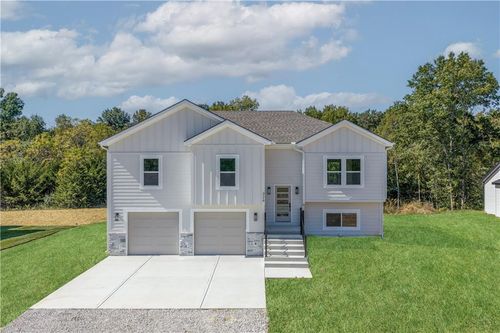 326 Ne 21st Rd, Warrensburg, MO, 64093-7691 | Card Image